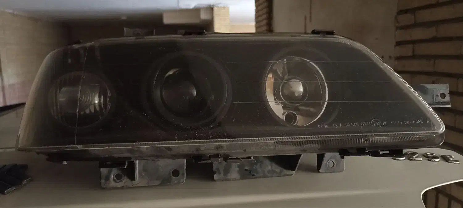 چراغ جلو 405. slx سمت راست|قطعات یدکی و لوازم جانبی|پردیس, فاز ۱|دیوار