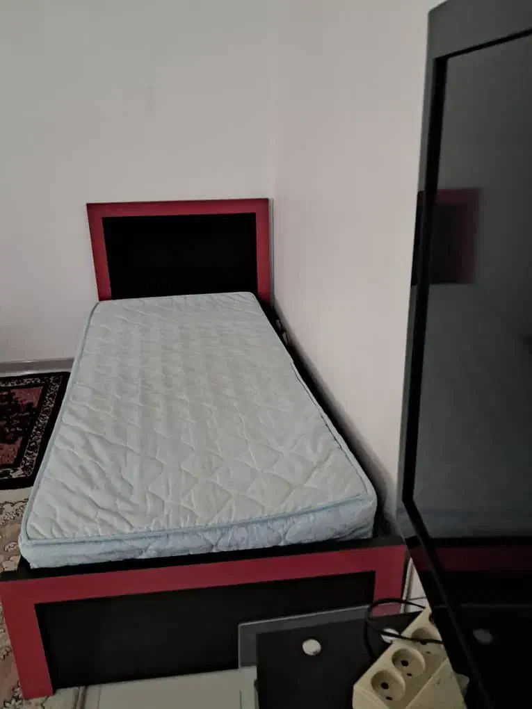 تخت ۱نفره|تخت و سرویس خواب|رشت, معلم|دیوار