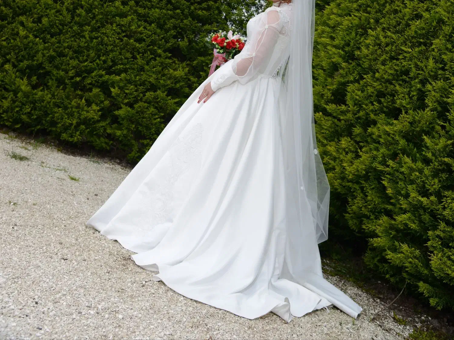 فروش لباس عروس|لباس|رشت, معلولین|دیوار