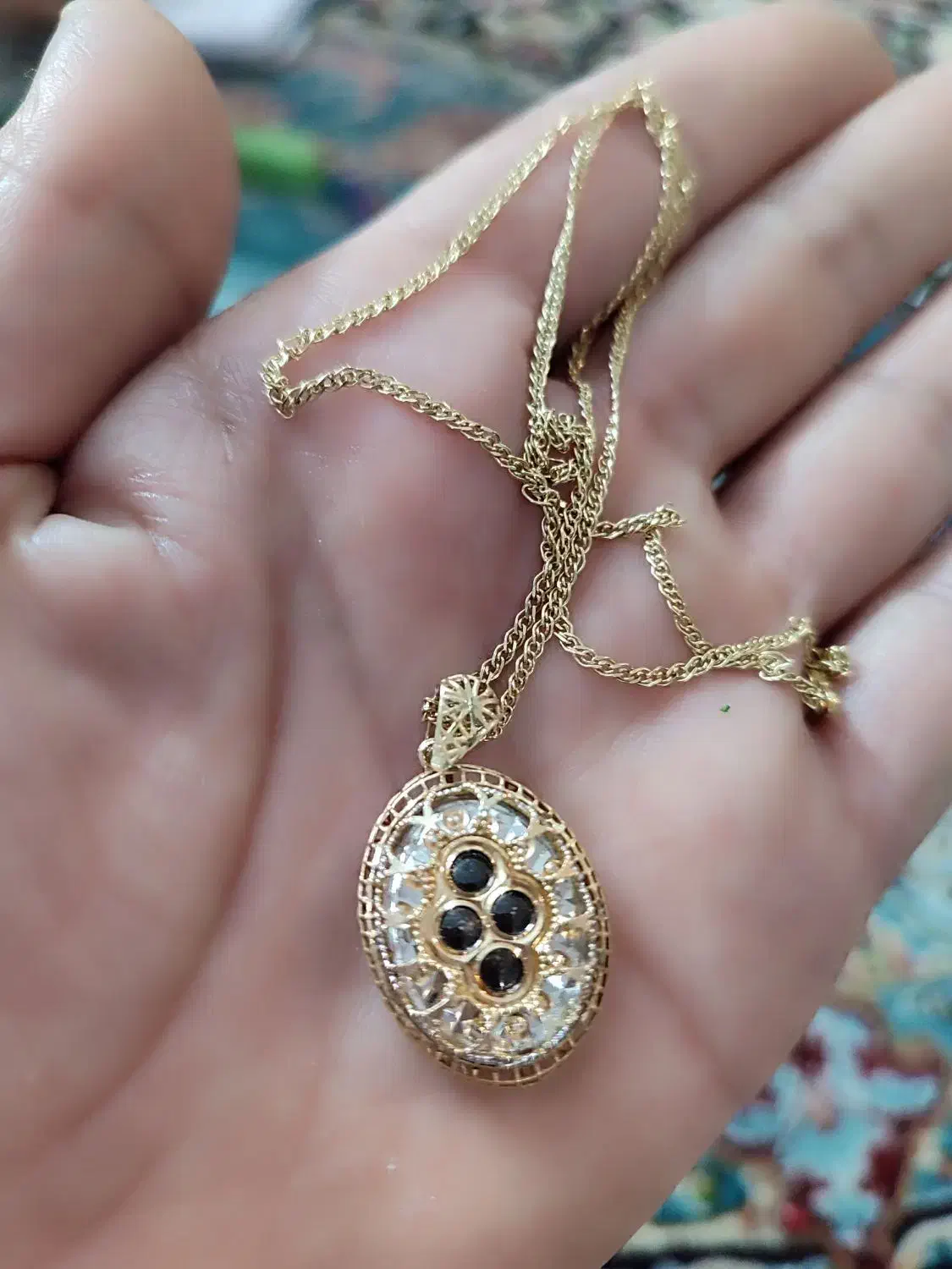 پلاک وزنجیر|جواهرات|صدرا-فارس, فاز ۱|دیوار