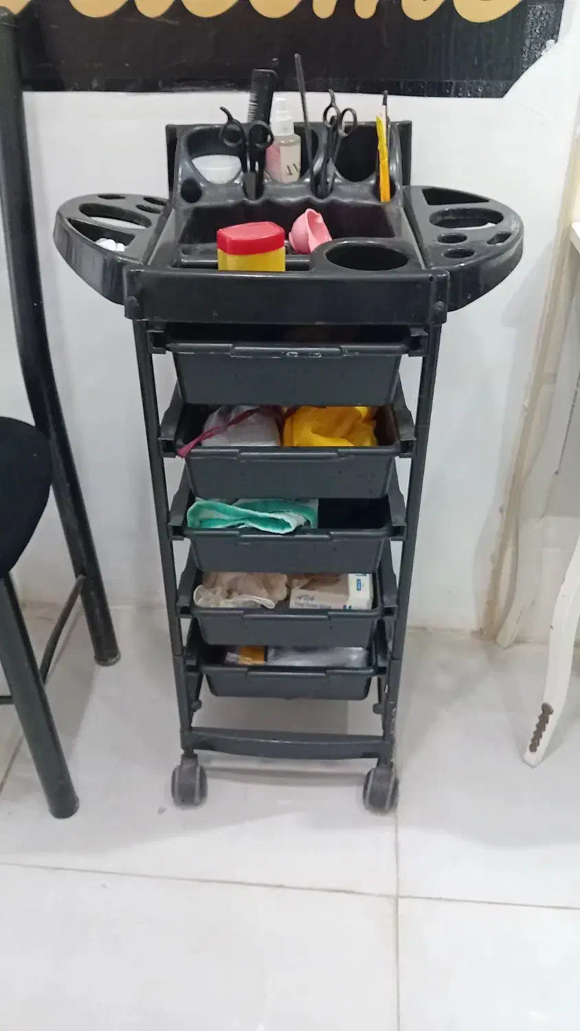 وسایل آرایشگاه|آرایشگاه و سالن‌های زیبایی|ساوه, |دیوار