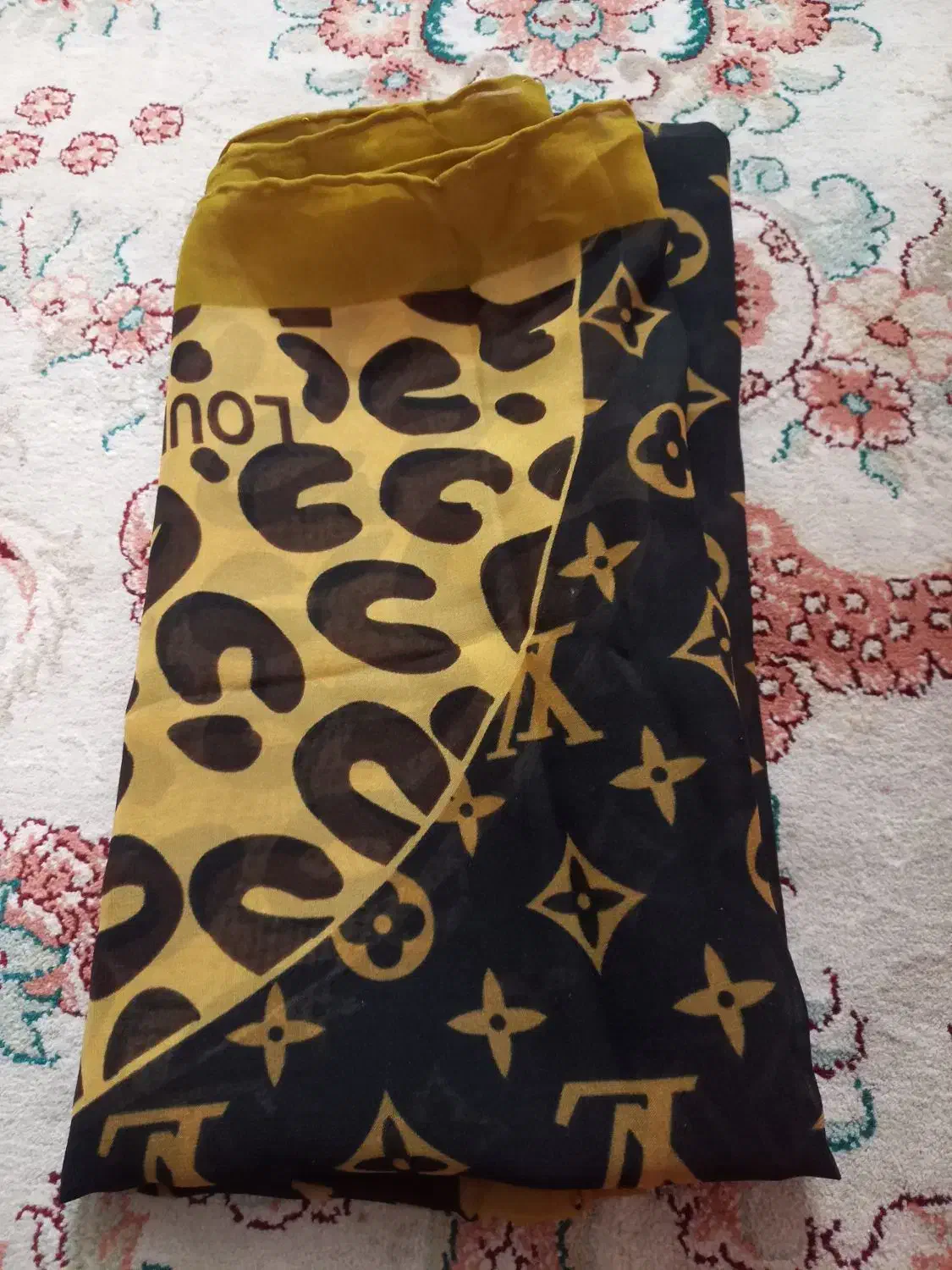 چادردوخته نشده|لباس|زنجان, |دیوار