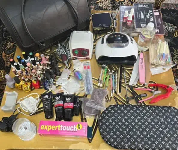 لوازم کاشت ناخن|آرایشی، بهداشتی، درمانی|اهر, |دیوار