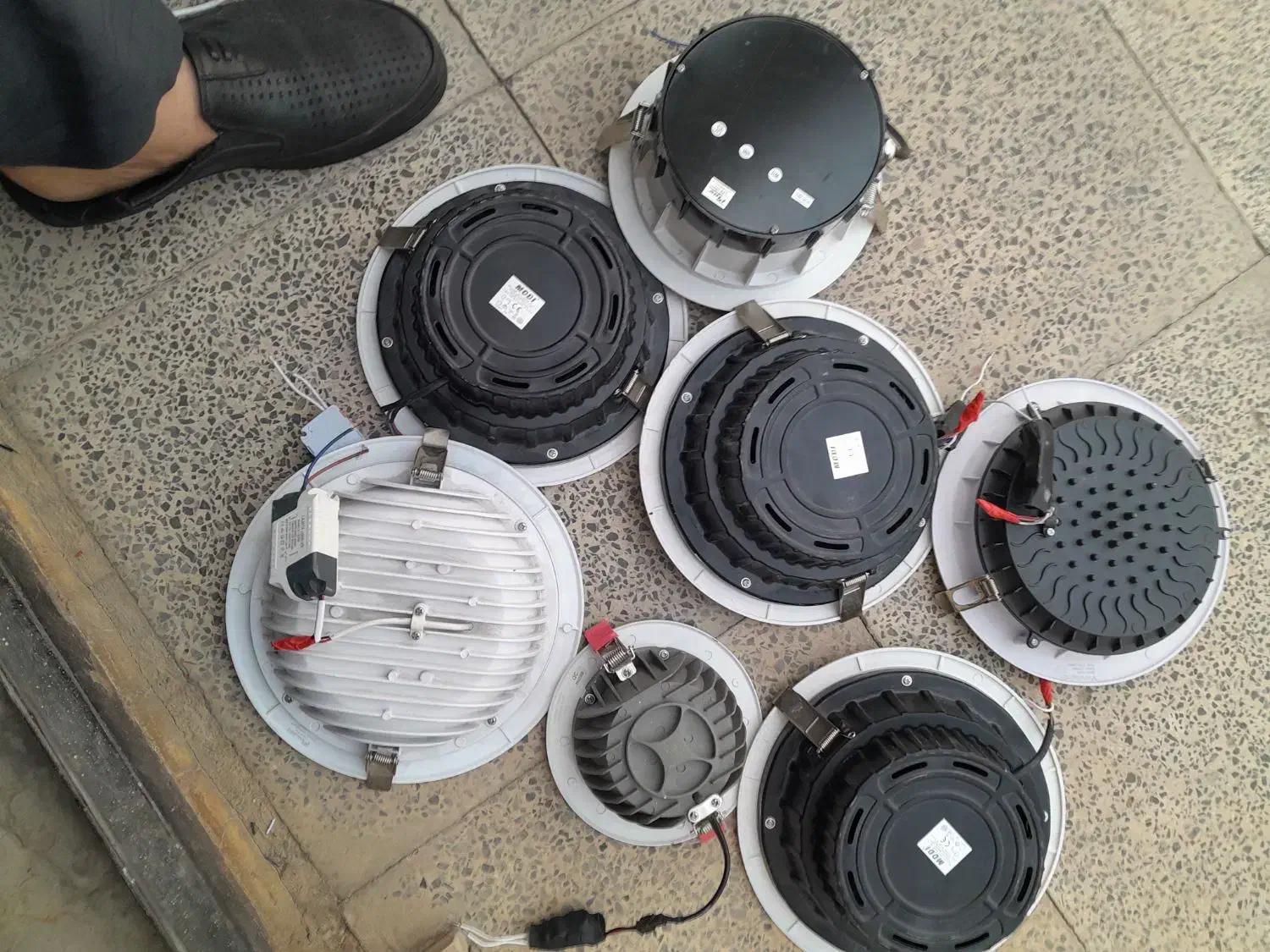 چراغ سقفی توکار ۳۰وات ۸ عدد هر عدد۴۵۰ هزار تومان|لامپ و چراغ|اندیشه, شهرک صدف|دیوار