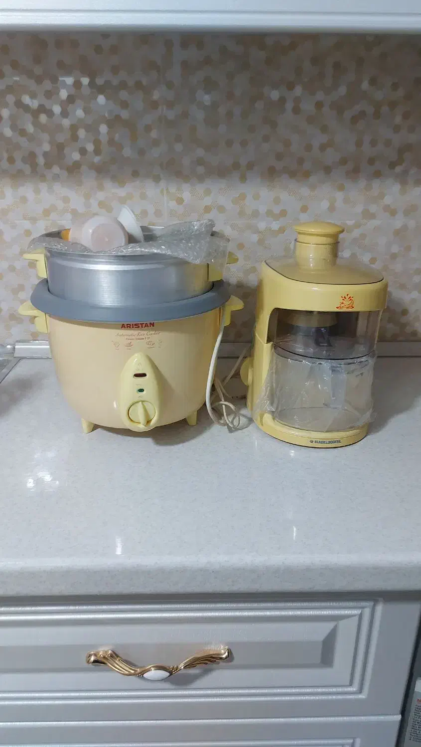 پلوپز و آب میوه گیر|آبمیوه‌گیر و آب‌مرکبات‌گیر|قم, قلعه کامکار|دیوار