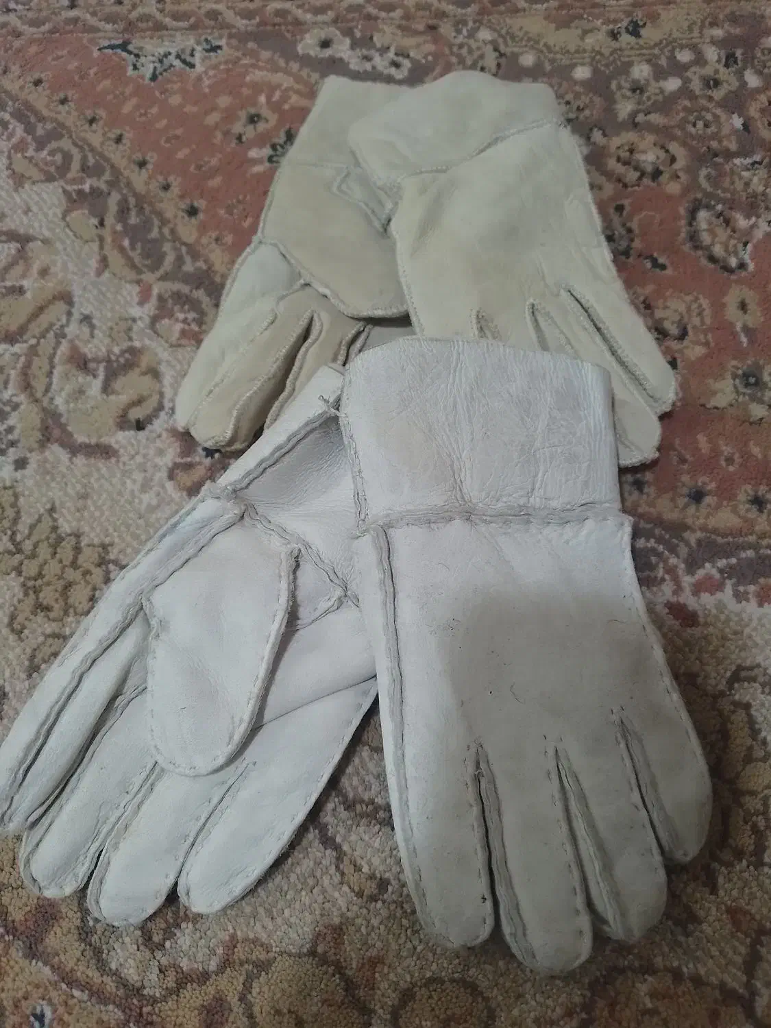 دستکش چرمی دخترانه وپسرانه قیمت مناسب۵۰هزارتومان|لباس|ورامین, ورامین|دیوار