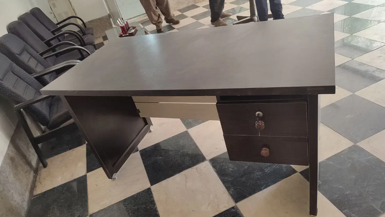 وسایل اداری میز و صندلی آبسردکن|دفتر کار|سنندج, |دیوار