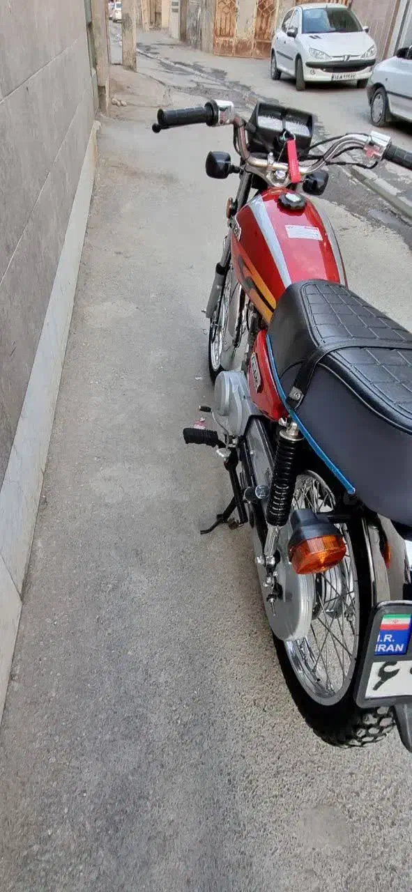 هندا ۱۲۵|موتورسیکلت|لنجان, |دیوار