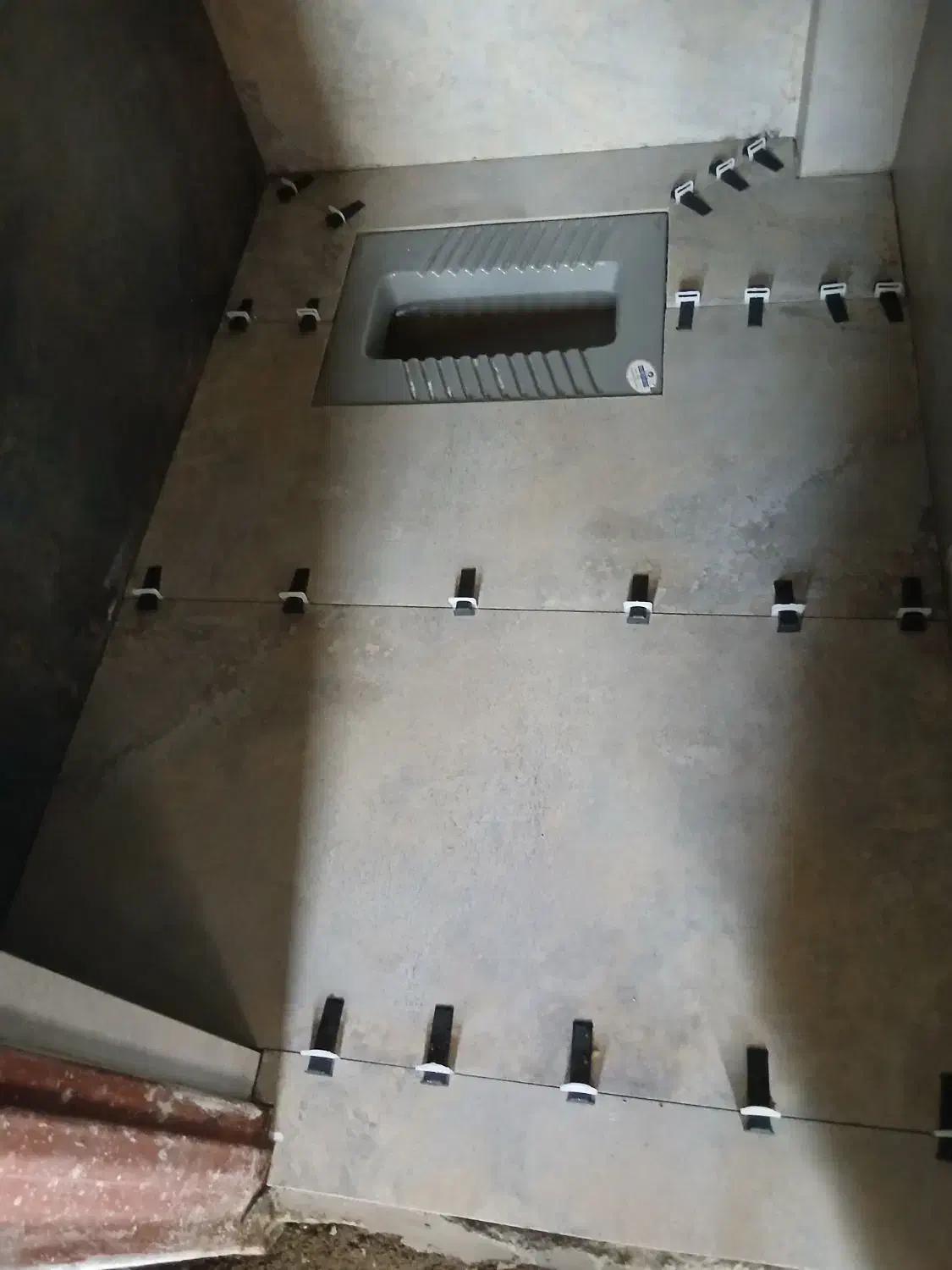 نیازمند به سرامیک روز مزد|استخدام معماری، عمران و ساختمانی|رشت, پاره بیجار|دیوار