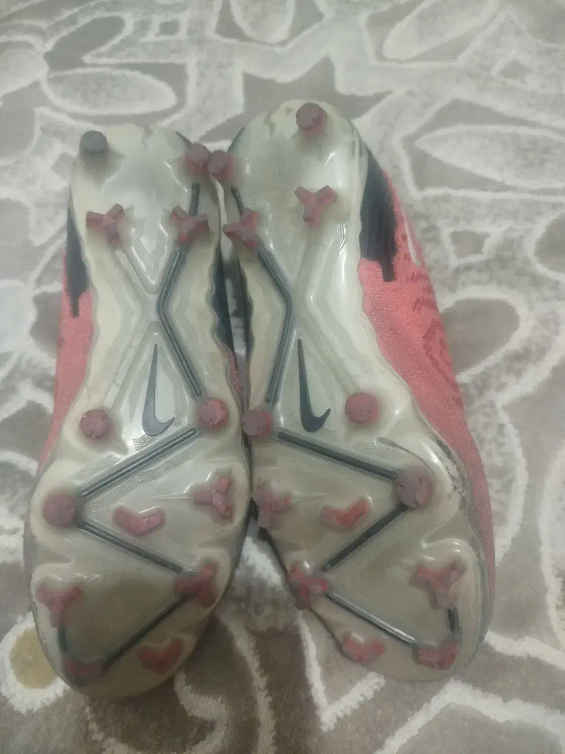 فروش کتونی|کیف، کفش، کمربند|اندیشه, اندیشه فاز ۳|دیوار