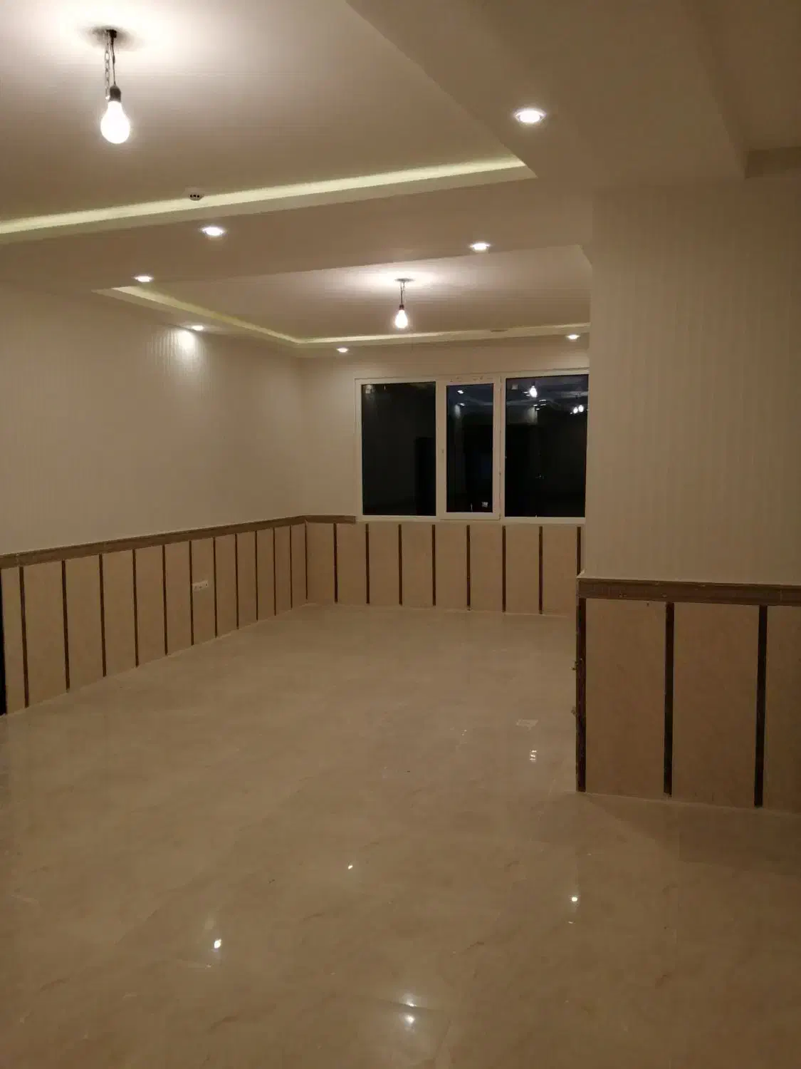 ساختمان پزشکان ۱۰۰متر / پارکینگ اختصاصی / شهدا|اجارهٔ دفتر کار، اتاق اداری، مطب|خرمآباد, |دیوار