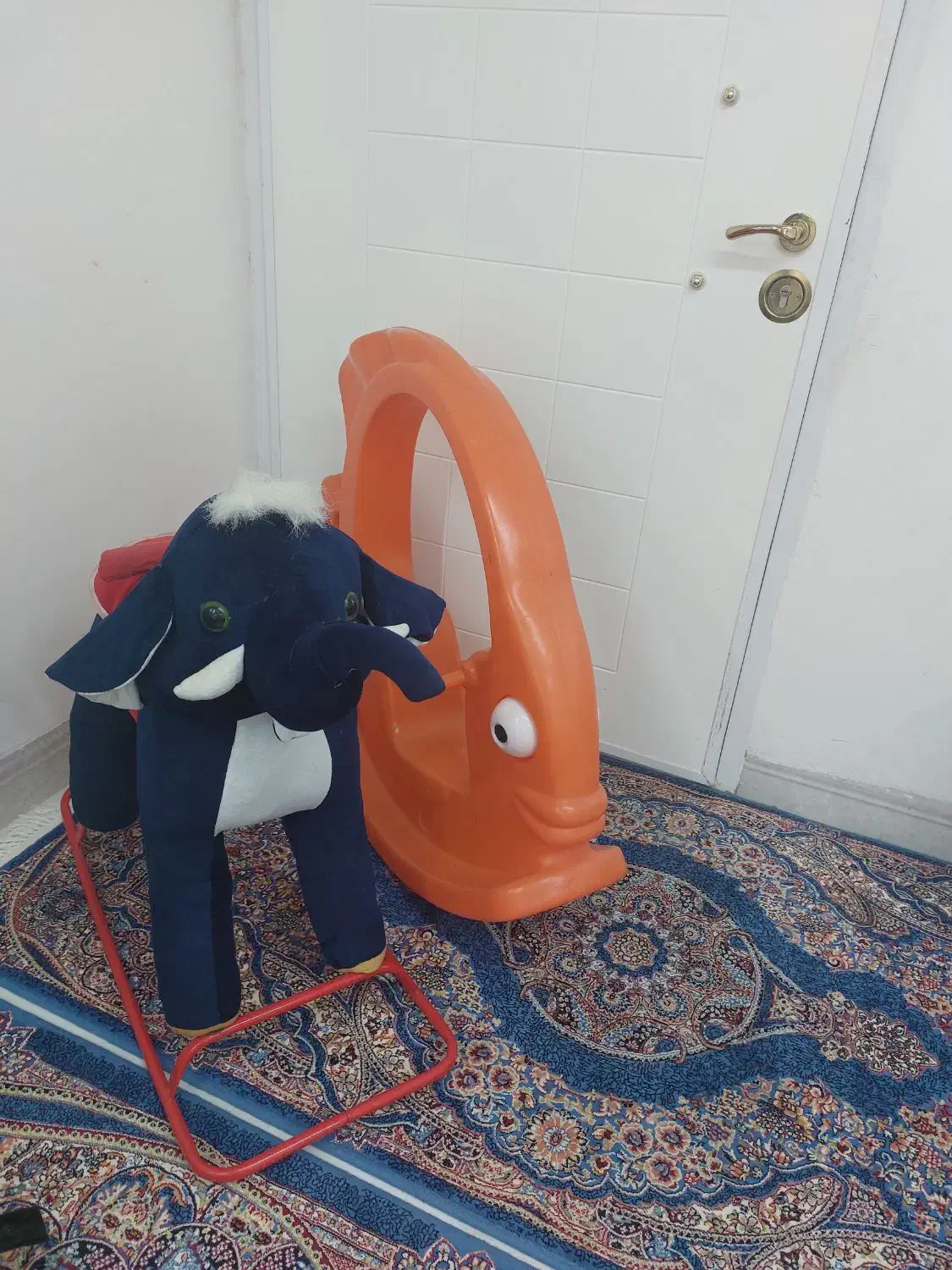الاکلنگ|اسباب‌‌بازی|بم, |دیوار