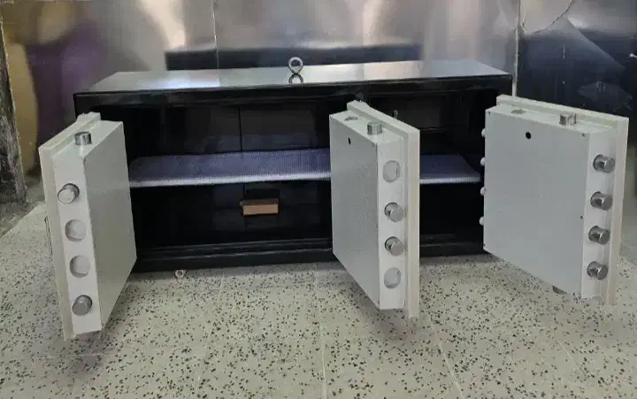 صندوق فولادی|ابزارآلات|لاهیجان, شیشه گران|دیوار