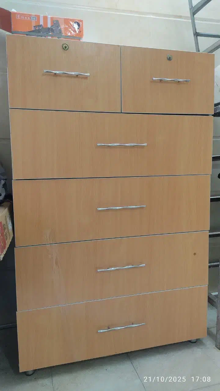 دراور در حد نو|جاکفشی، کمد، دراور|قم, چهل درخت‎|دیوار