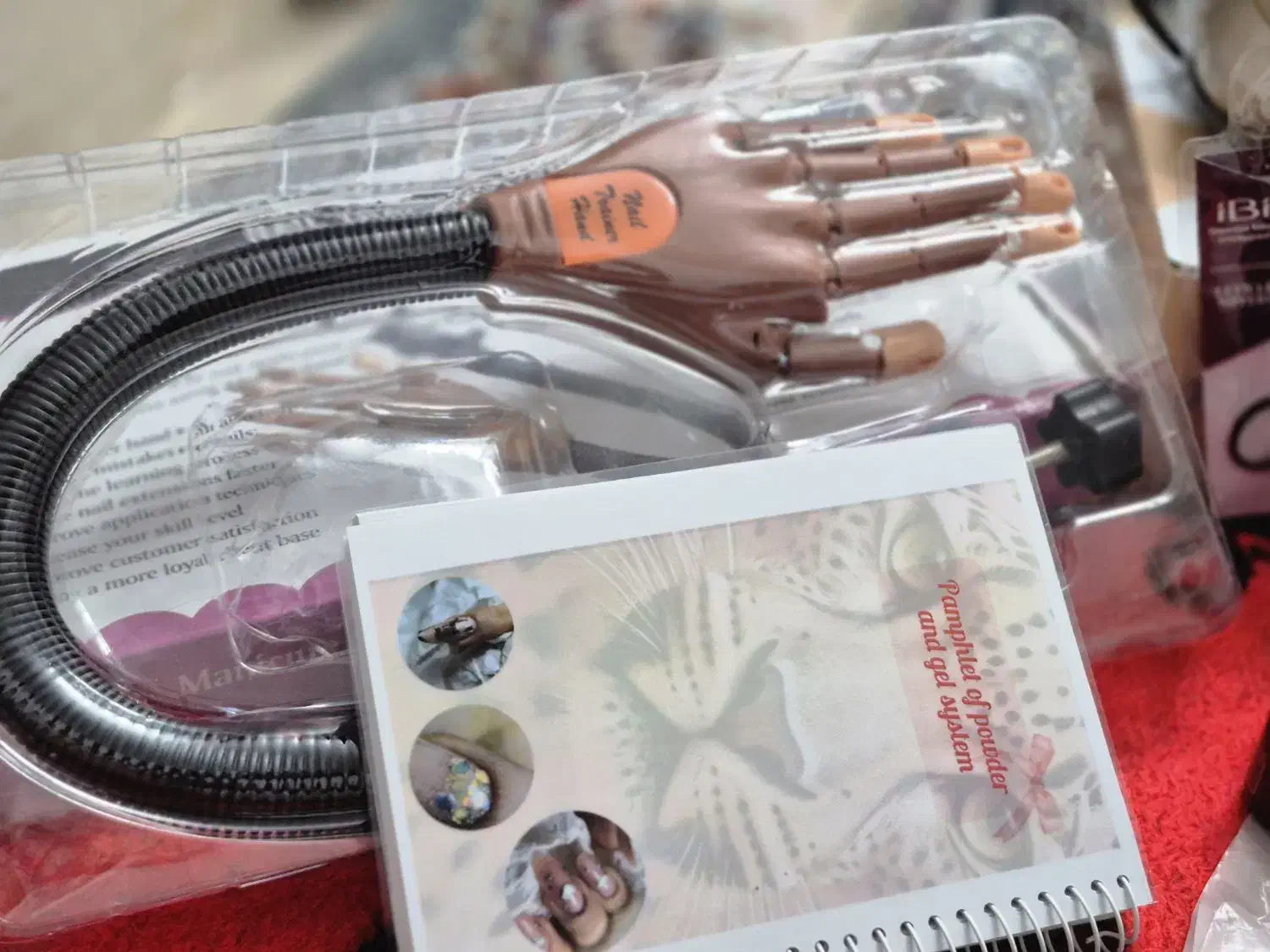 وسایل کاشت ناخن و جزوه آموزشی|آرایشی، بهداشتی، درمانی|کاشان, آیت الله سعیدی|دیوار