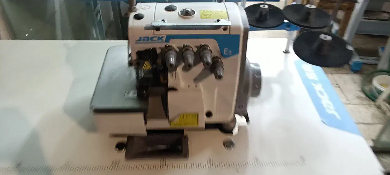 چرخ خیاطی سردوز|چرخ خیاطی و ریسندگی|بروجرد, |دیوار