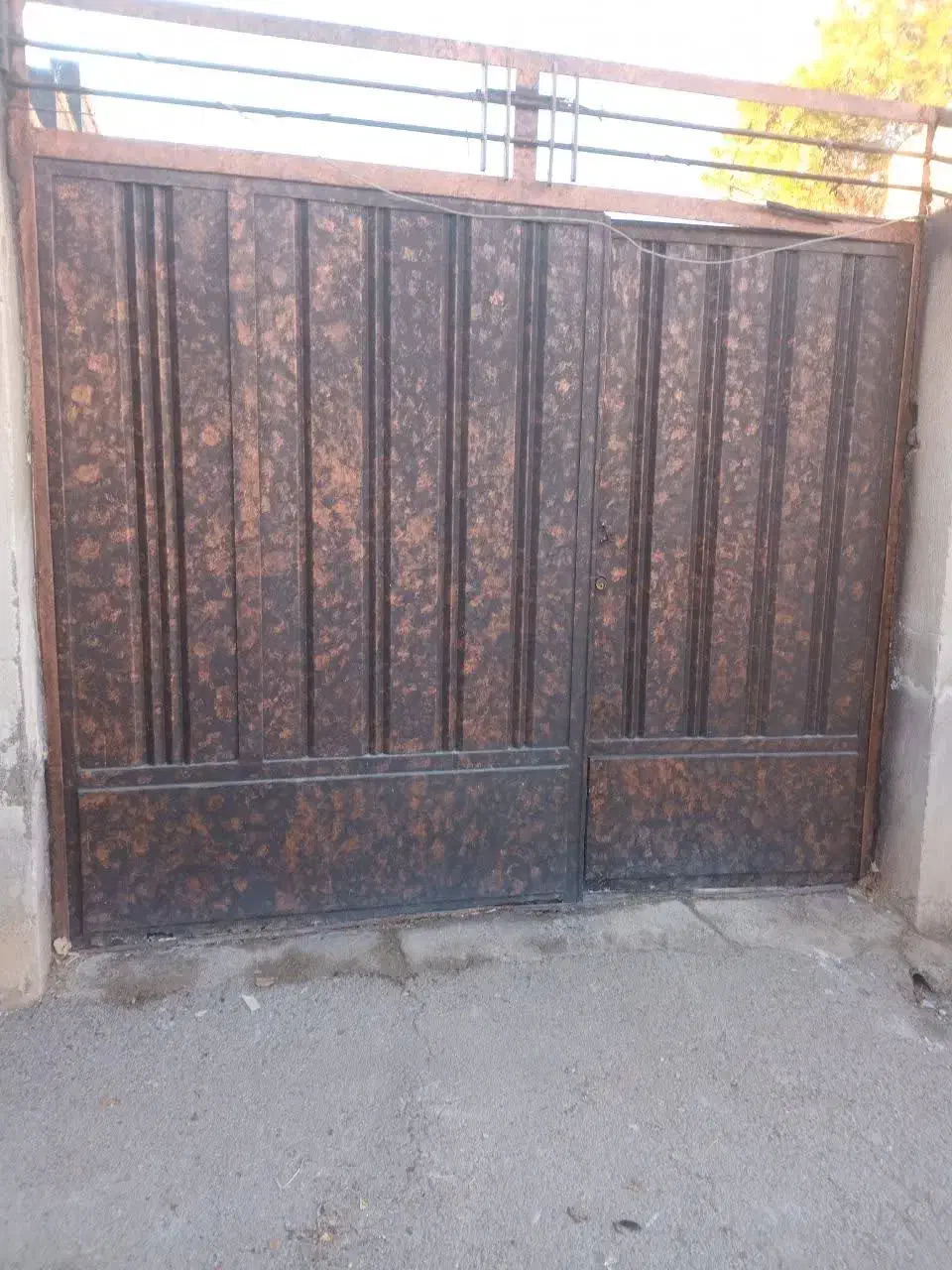 درب حیاط|مصالح و تجهیزات ساختمان|پیر بکران, |دیوار