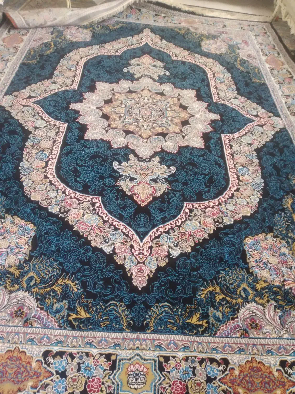 فرش ۱۲ و ۶ متری|فرش|قائم‌شهر, |دیوار