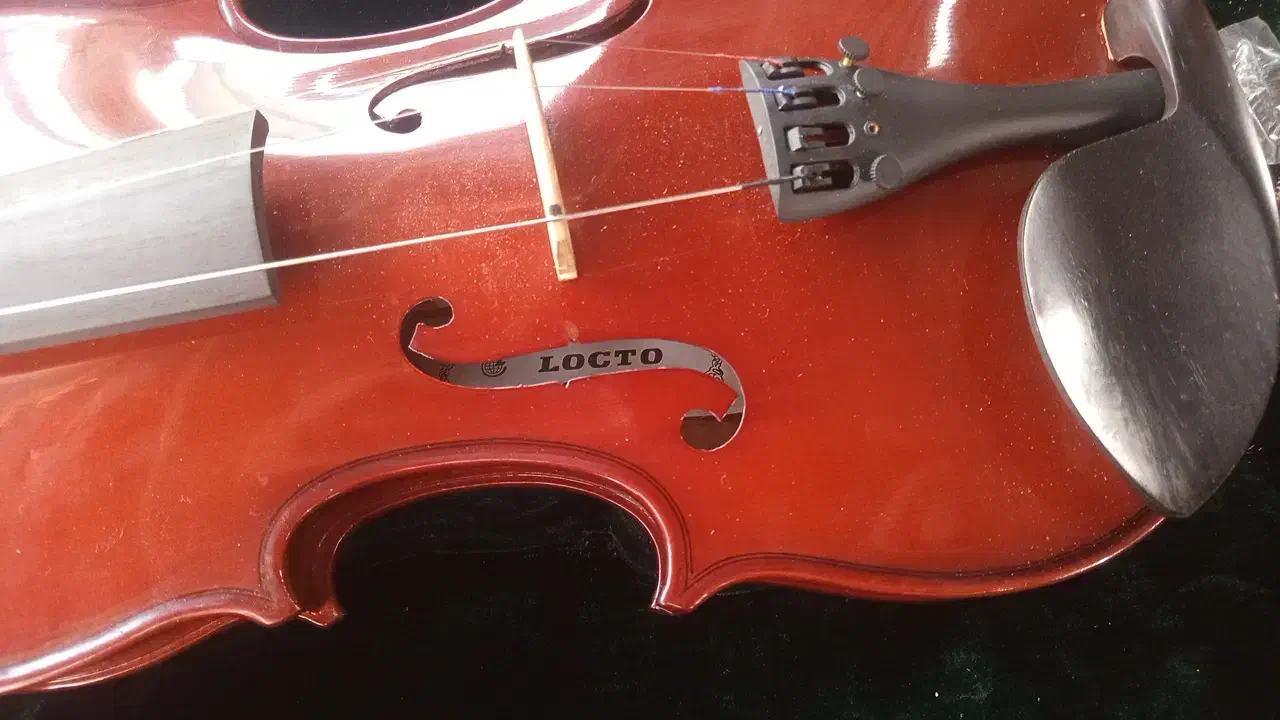 ویلن آک|ویولن|کلاله, |دیوار