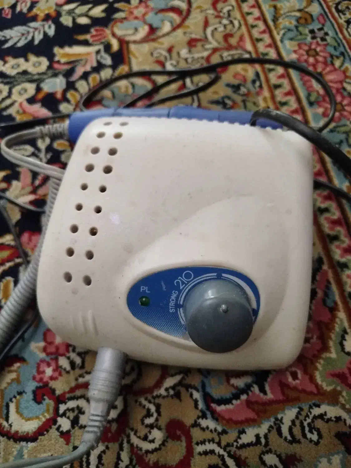 دستگاه یووی و سوهان برقی.|آرایشی، بهداشتی، درمانی|بروجرد, |دیوار