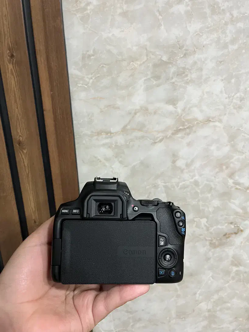 کنون250d بالنز کیت زیر ۱۰۰۰شات|دوربین عکاسی و فیلمبرداری|قم, زنبیل آباد|دیوار