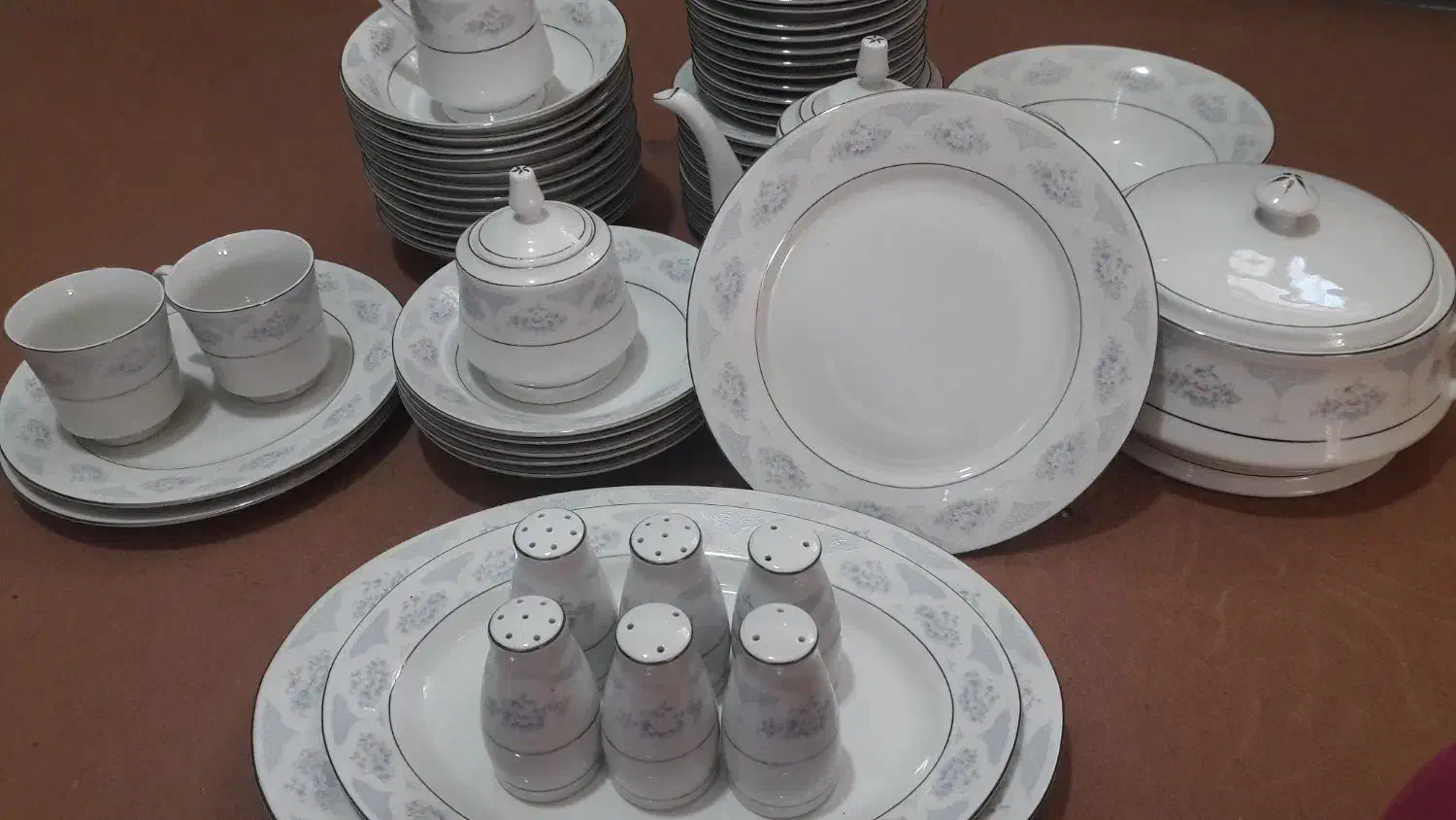 سرویس چینی|ظروف سرو و پذیرایی|کرمان, |دیوار