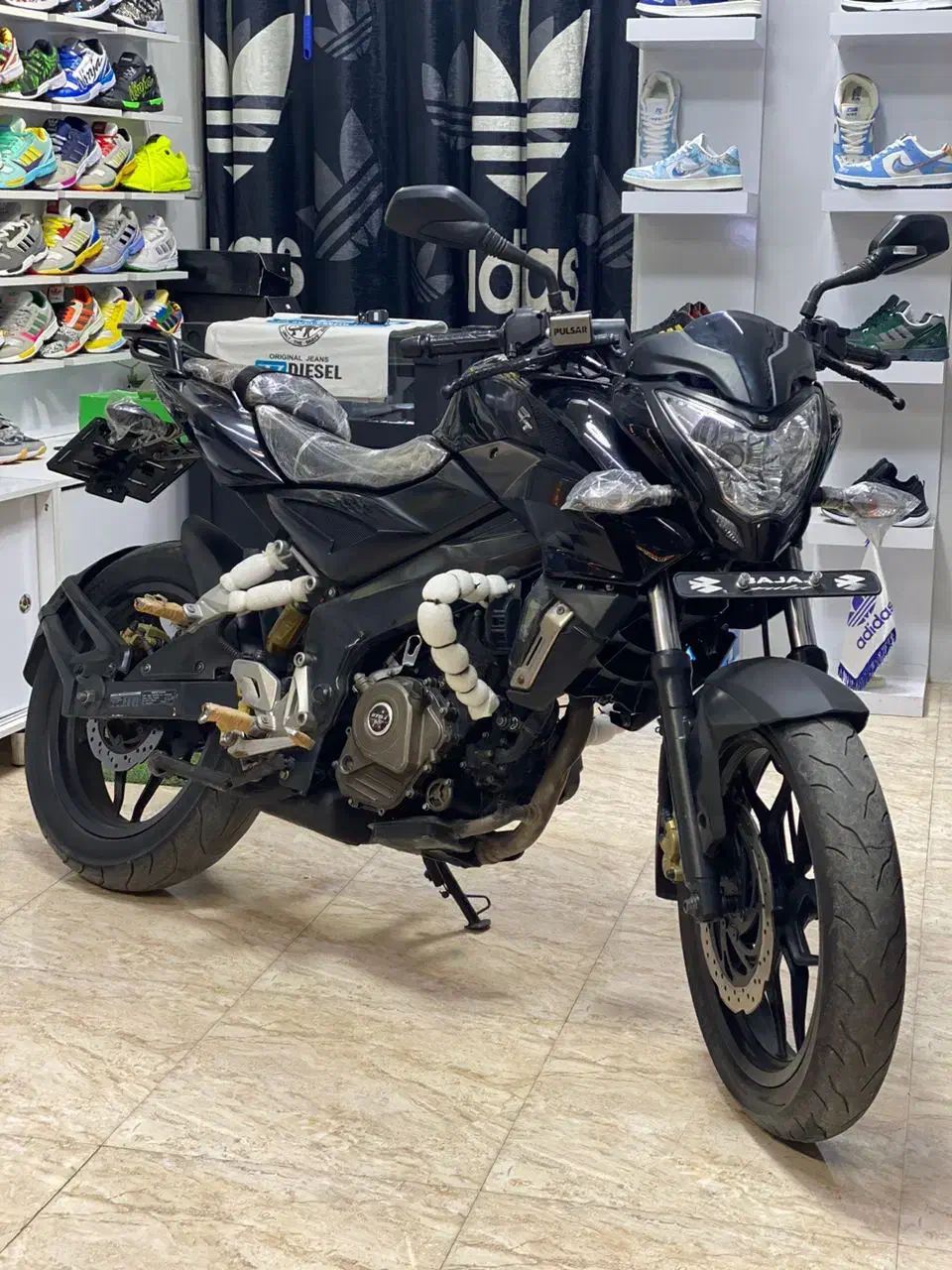 ان اس ۲۰۰ هندا ۱۲۵هندا۲۰۰ آپاچی بنلی ۳۰۰|موتورسیکلت|مشکیندشت, |دیوار