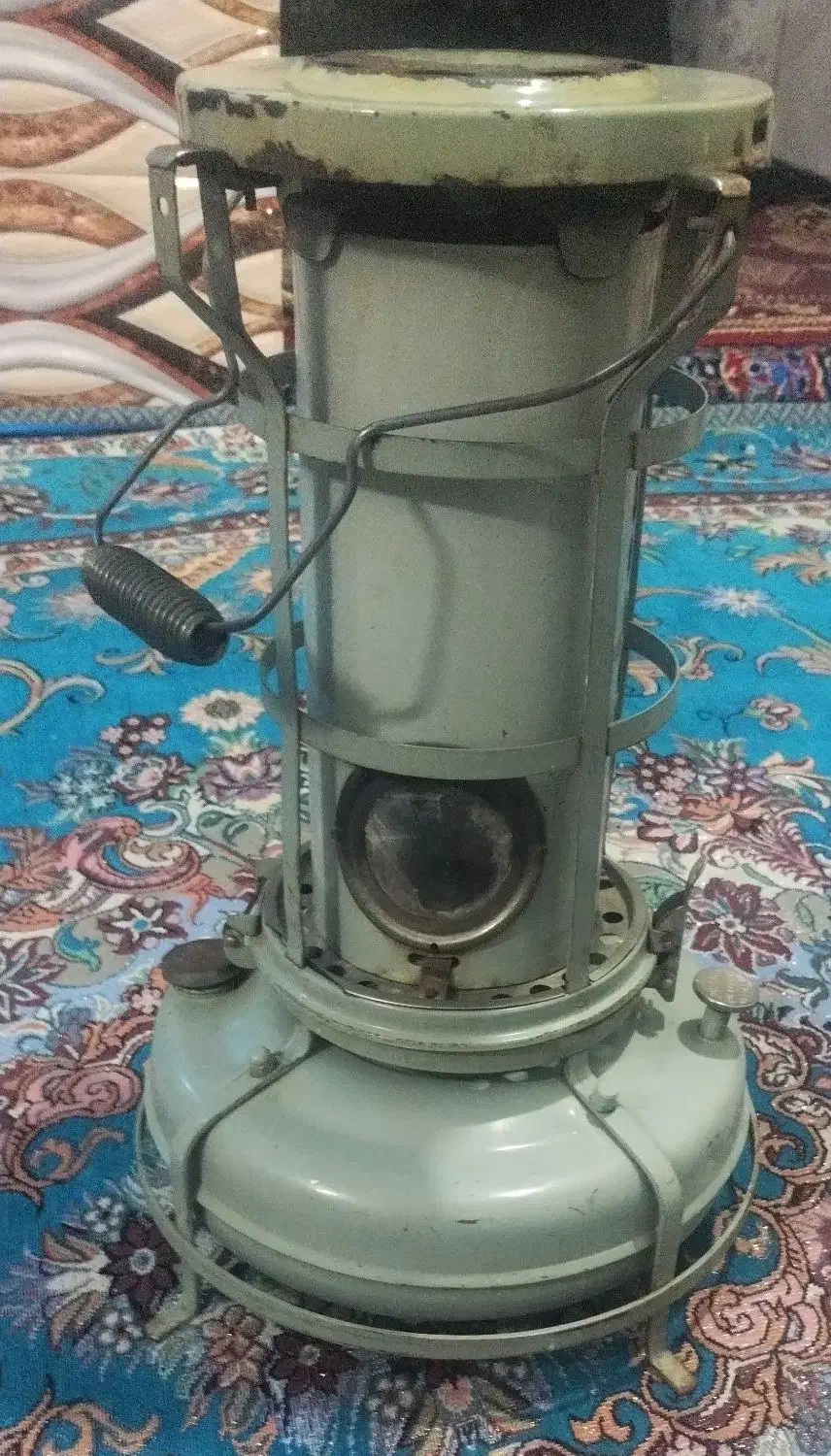 چراغ نفتی قدیمی|بخاری، هیتر، شومینه|بهارستان, |دیوار