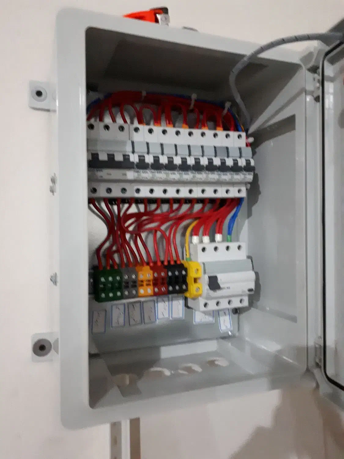 برقکار ماهر ام کسی خواست استخدامی شرکت|خدمات پیشه و مهارت|چابهار, |دیوار