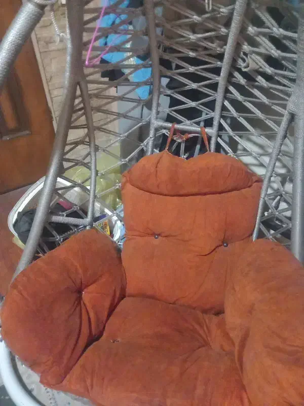 تاب گلابی انجیری|صندلی و نیمکت|اندیشه, اندیشه فاز ۱|دیوار