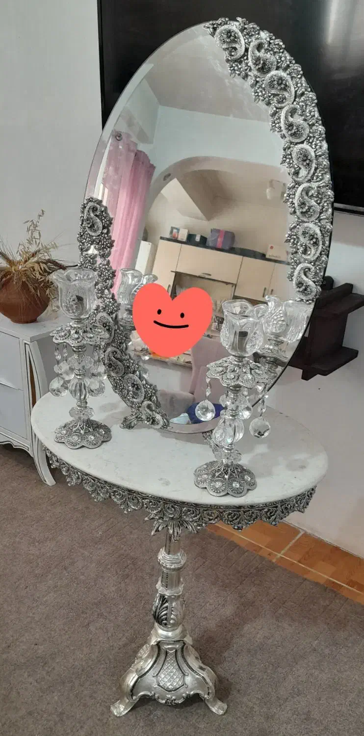 آینه و کنسول و شمعدان برنجی|بوفه، ویترین، کنسول|لاهیجان, کوی زمانی|دیوار