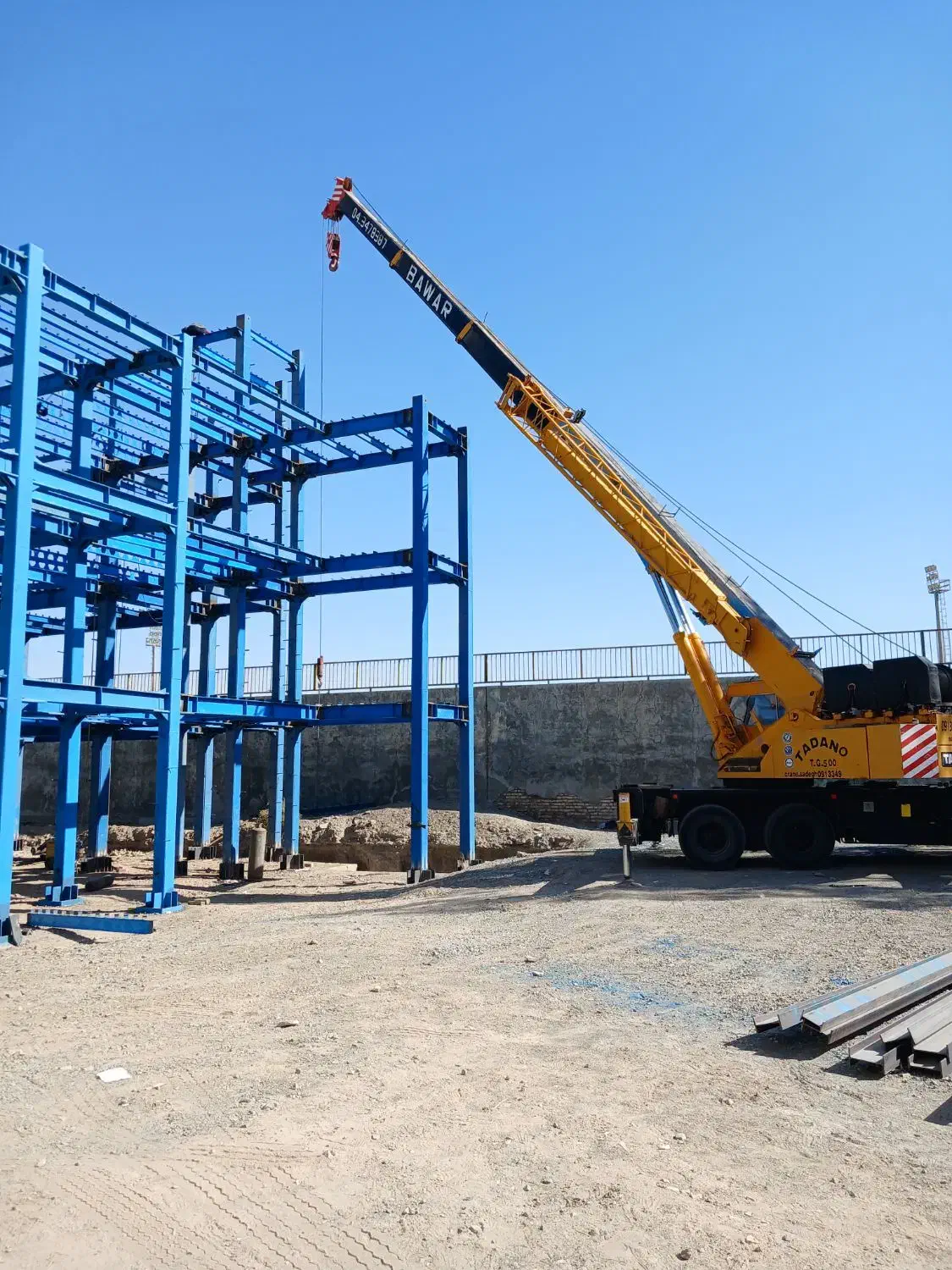 انواع جرثقیل سبک و سنگین از (۳تن تا ۵۰تن)|خدمات حمل و نقل|کهنوج, |دیوار