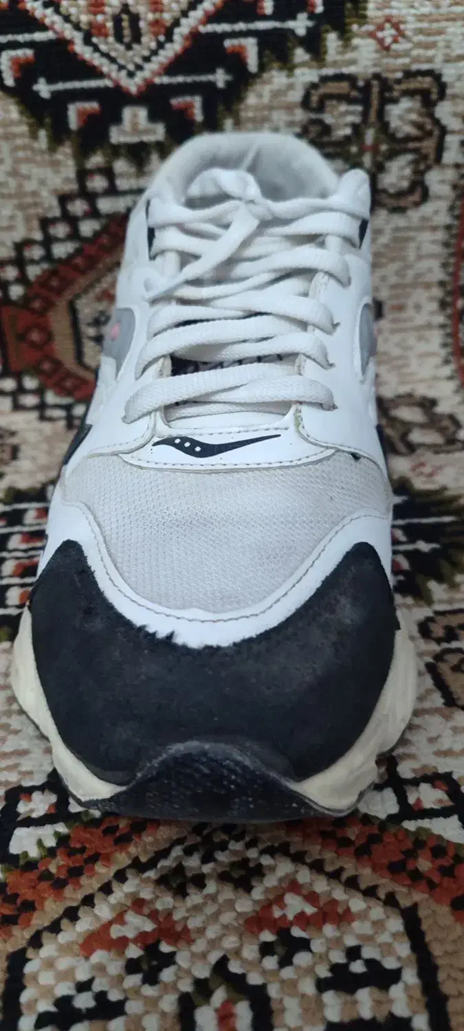 کفش اسپرت|کیف، کفش، کمربند|خوی, |دیوار