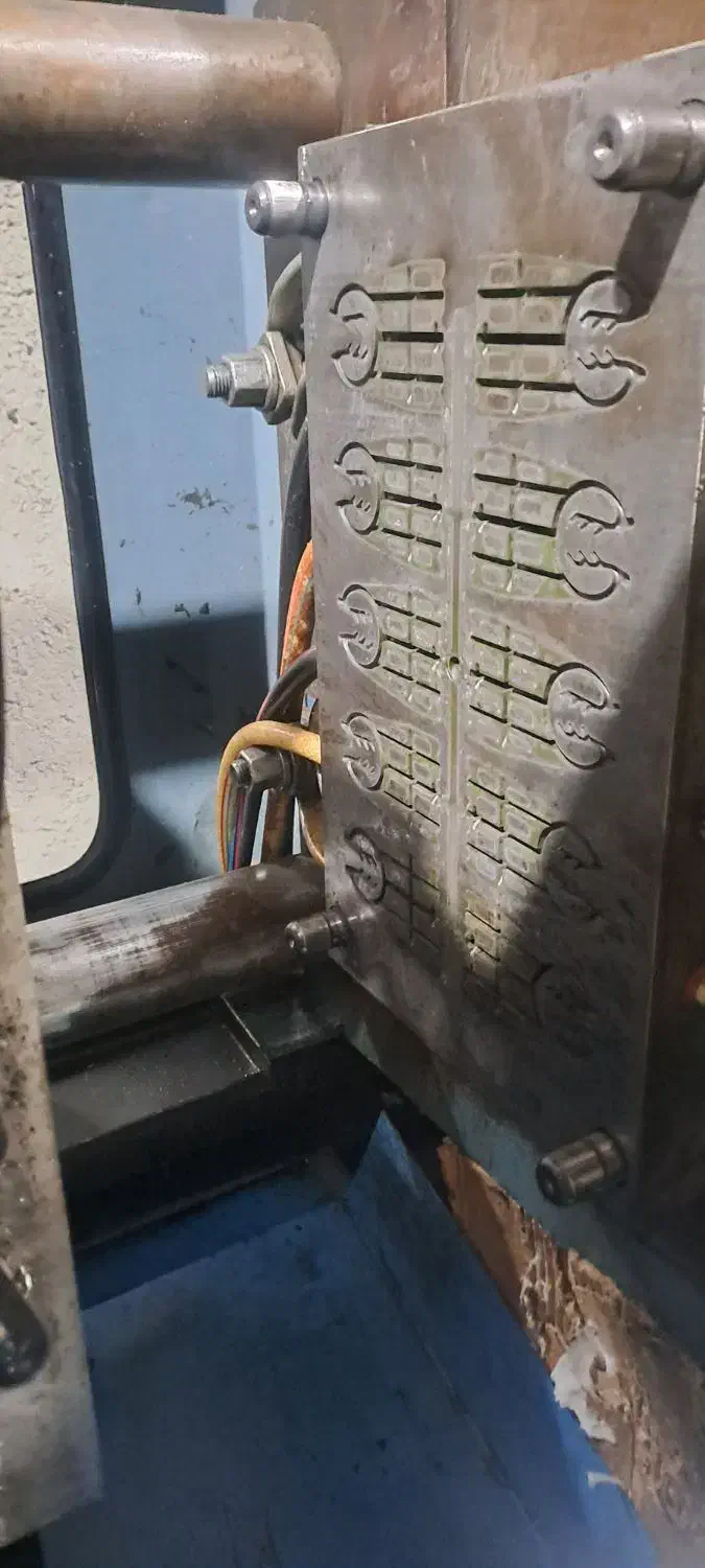 قالب تزریق پلاستیک  اسپیسر|مصالح و تجهیزات ساختمان|تهران, آذربایجان|دیوار