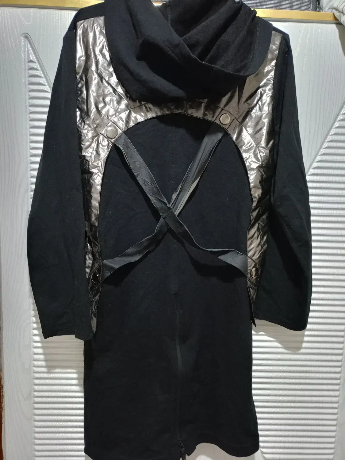 کاپشن|لباس|چناران, |دیوار