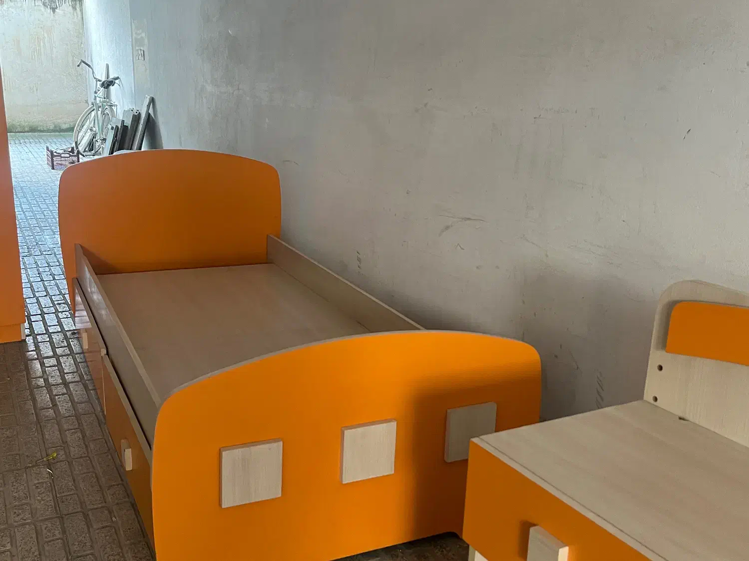 تخت خواب ۱نفره درحد نوع|تخت و سرویس خواب|آمل, |دیوار