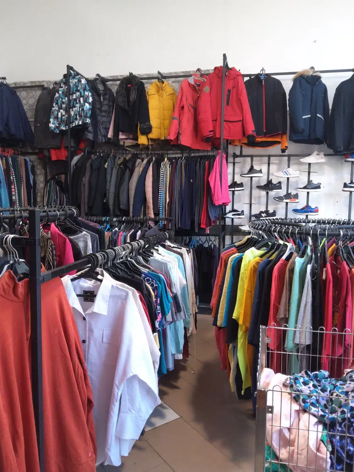 پوشاک خارجی واگذاری اجناس مغازه|لباس|اردبیل, |دیوار