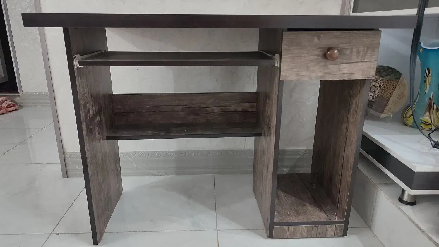 میز کامپیوتر|میز تحریر و کامپیوتر|شیراز, کوشک میدان|دیوار