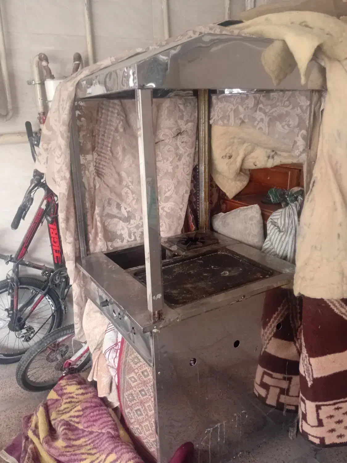 فر ساندویچی کلا یک ماه استفاده شده تمیز|کافیشاپ و رستوران|اردبیل, |دیوار