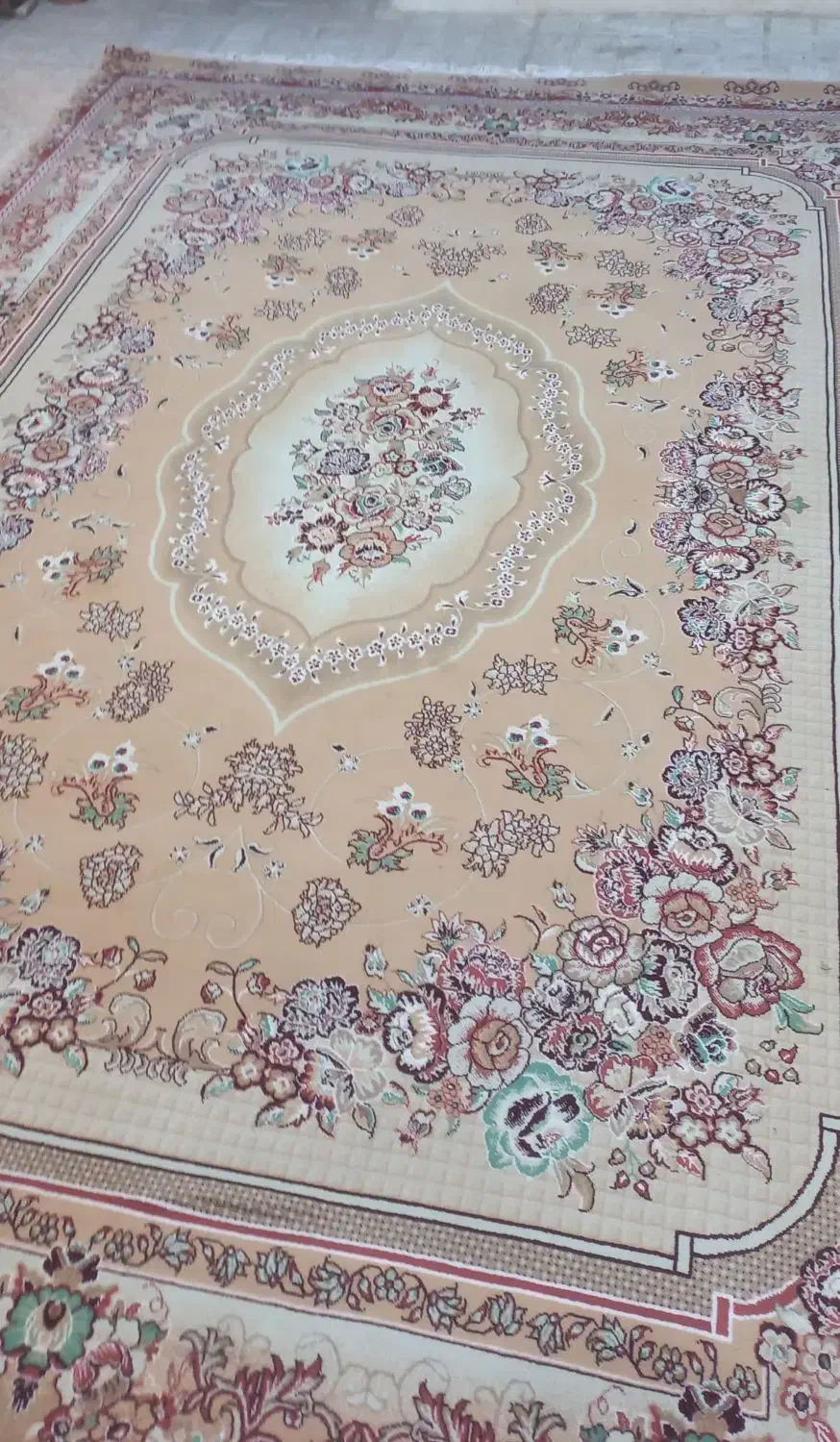 دو عدد فرش رنگ نخودی|فرش|سنندج, |دیوار