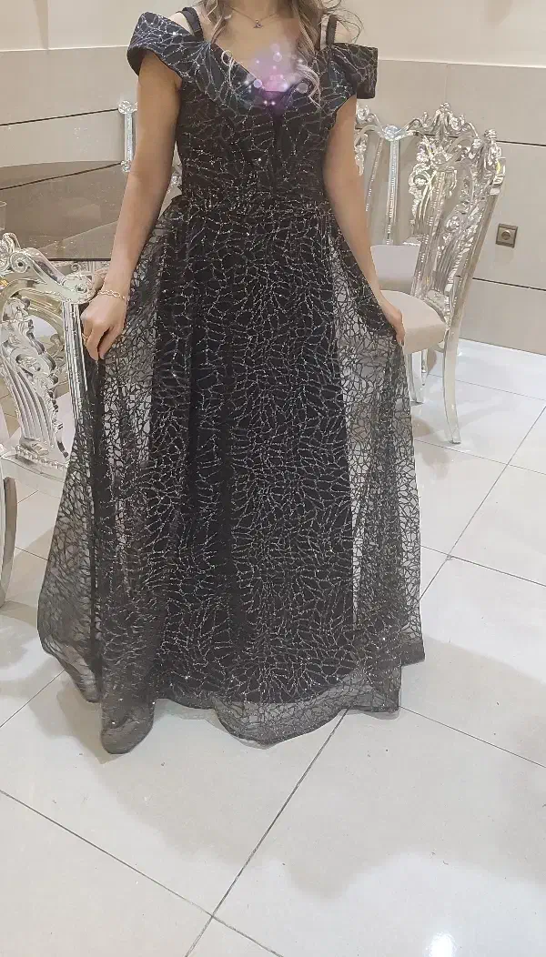 لباس جشن|لباس|شاهین‌شهر, عطار|دیوار