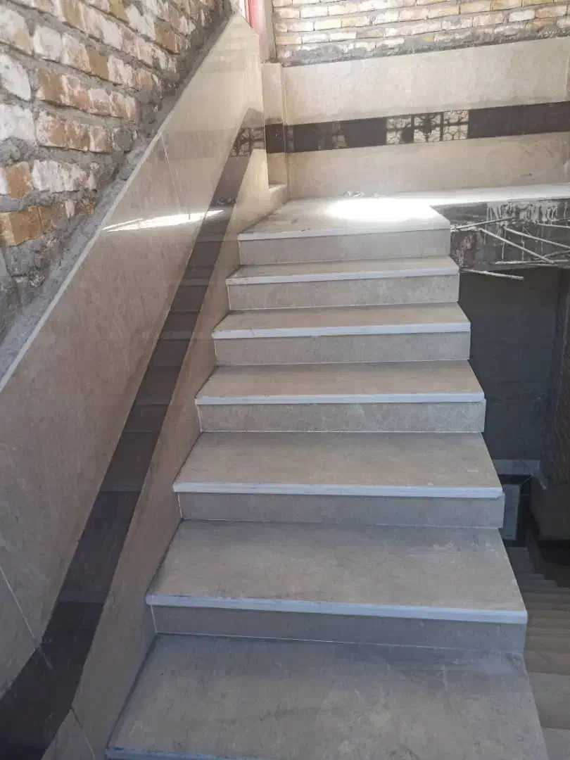 شاگرد برای کاشی کاری می خوام|استخدام معماری، عمران و ساختمانی|زاهدان, |دیوار