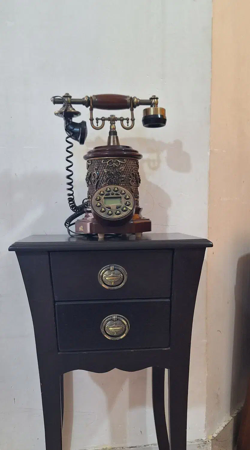 میز تلفن همراه با تلفن سنتی|میز تلفن|گرگان, |دیوار