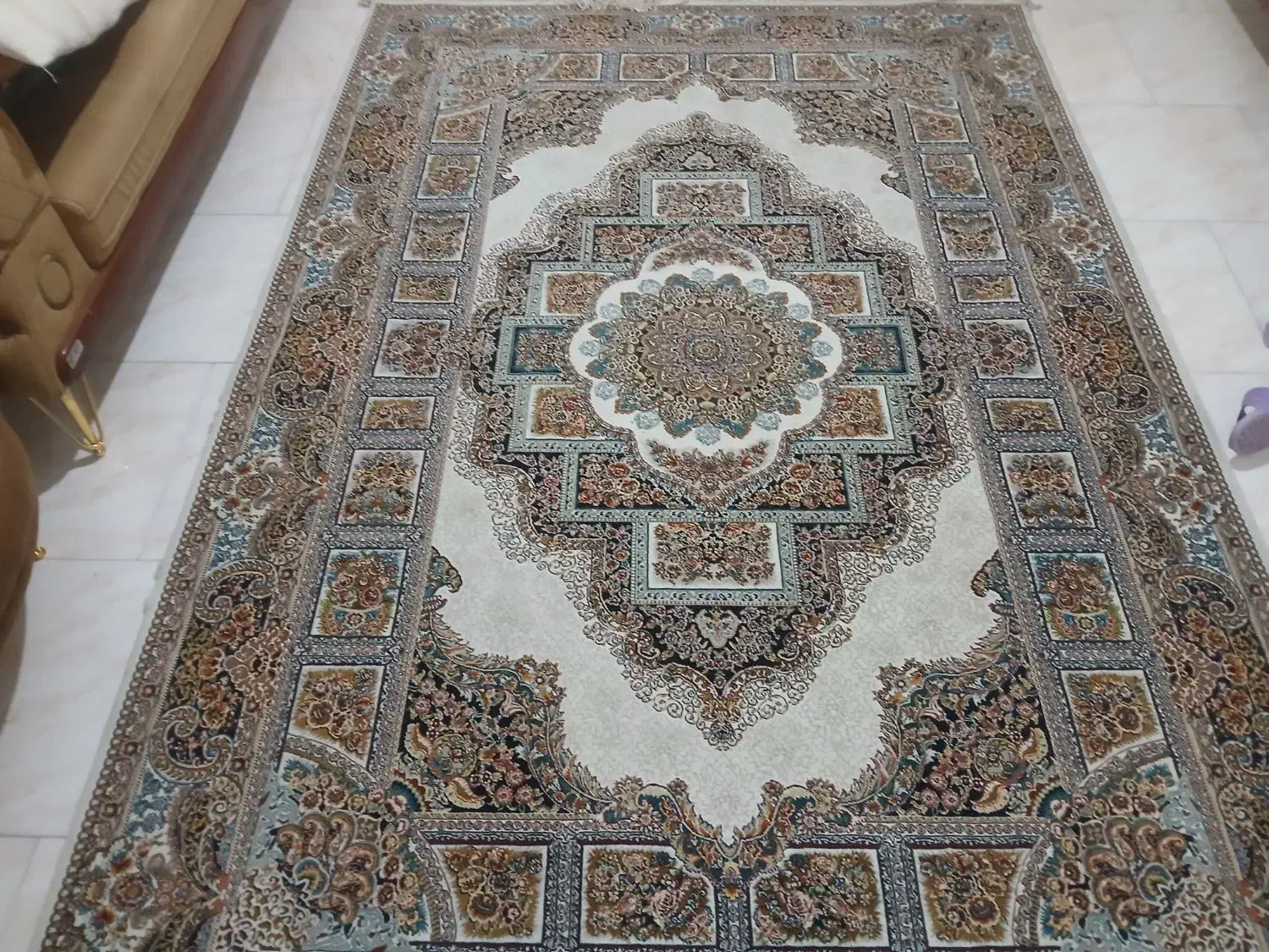 فرش نو|فرش|اصفهان, فرح آباد|دیوار