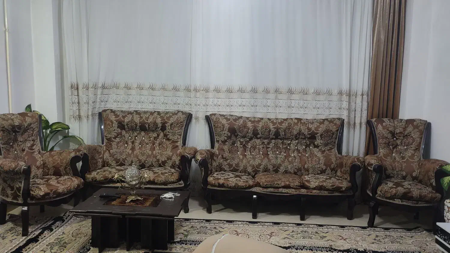 مبل خیلی محکم چوب گردو|مبلمان خانگی و میز عسلی|نهاوند, |دیوار