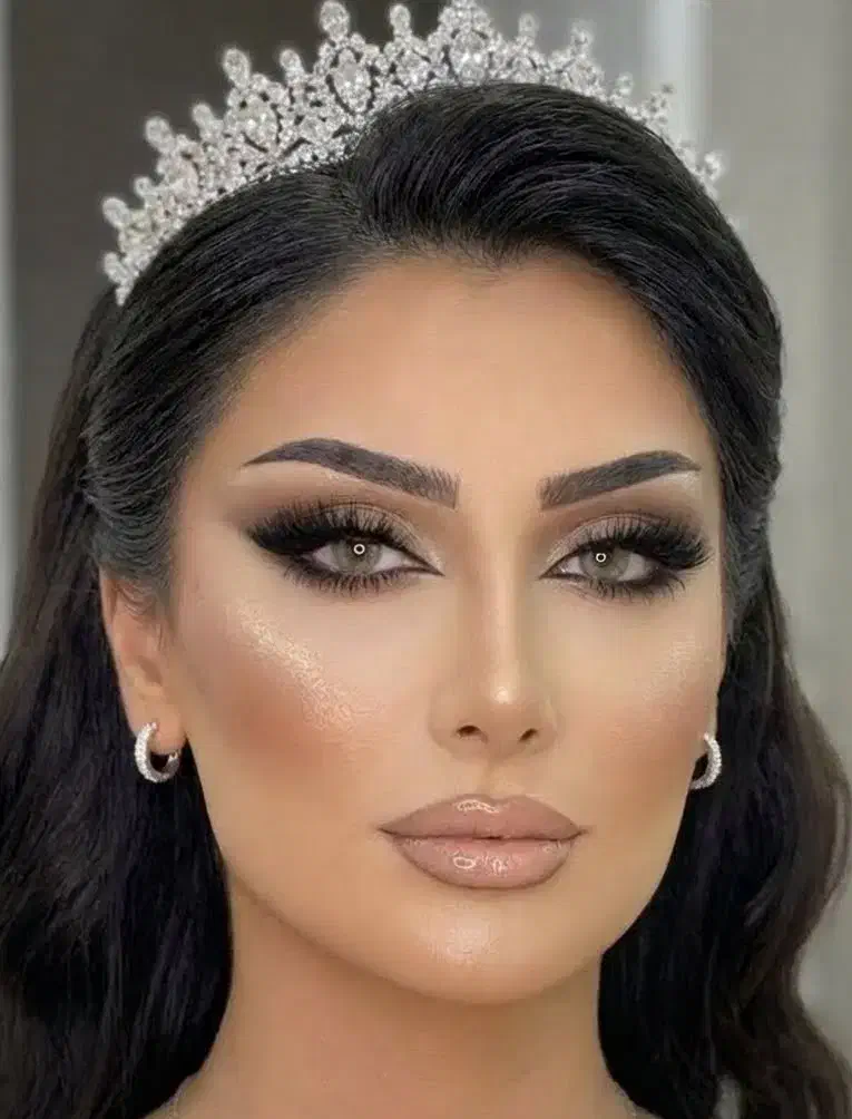 جشنواره عروس تخفیف ویژه لاین میکاپ و شنیون|خدمات آرایشگری و زیبایی|آبادان, |دیوار