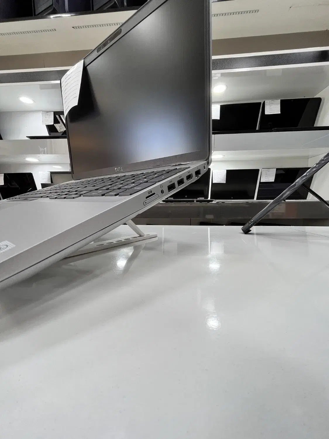 لپ تاپ استوک 4 گیگ گرافیک|رایانه همراه|قزوین, |دیوار