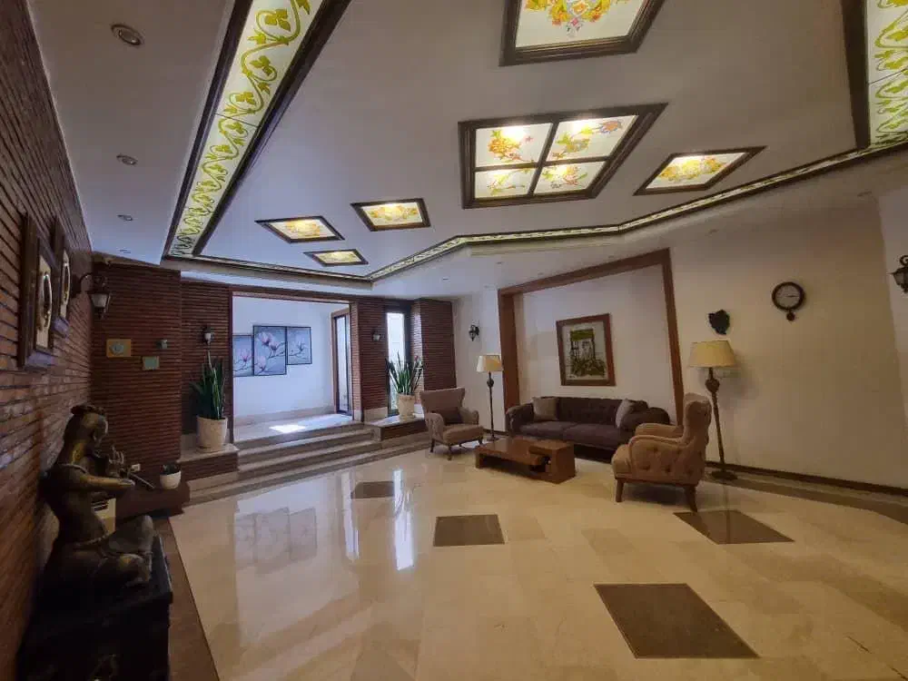 رهن و اجاره آپارتمان لوکس در فرعی مشجر آجودانیه