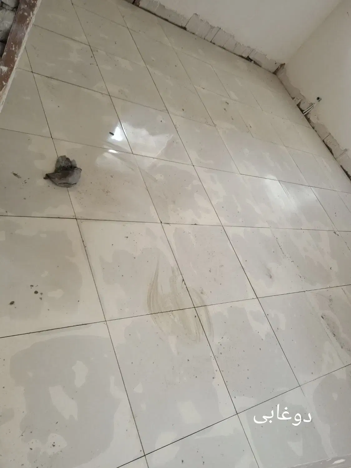 کاشی کاری سرامیک کاری و لکه گیری.|خدمات پیشه و مهارت|زاهدان, |دیوار