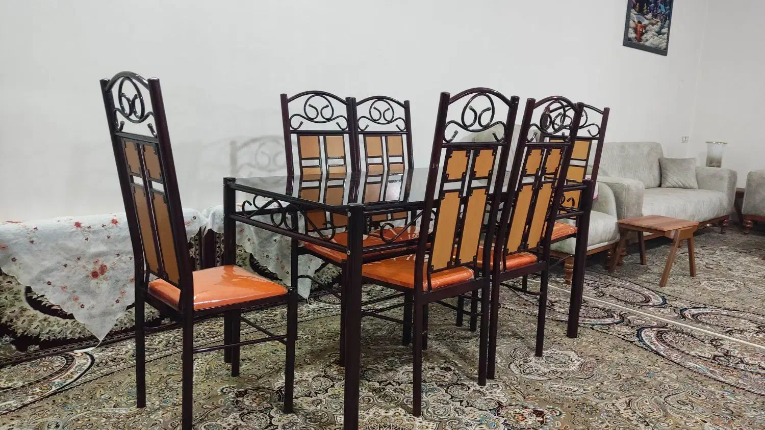 میز نهار خوری در حد نو|میز و صندلی غذاخوری|رامند, |دیوار